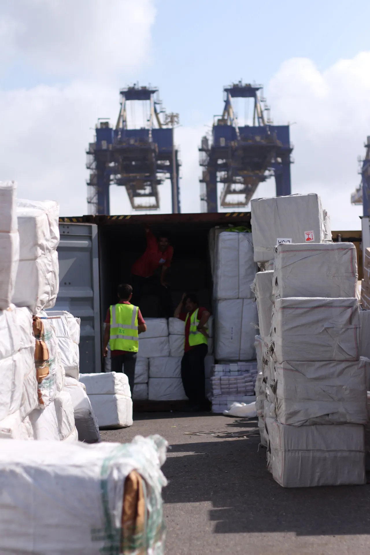 Container terminal and cargo handling area